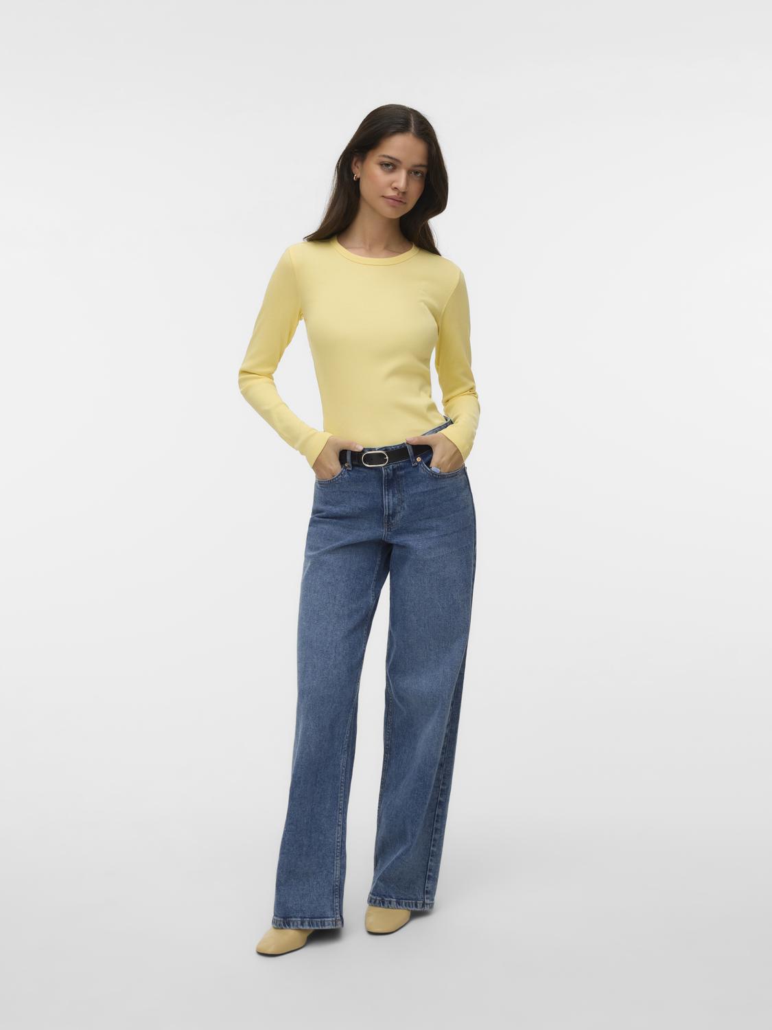 model_shot-front